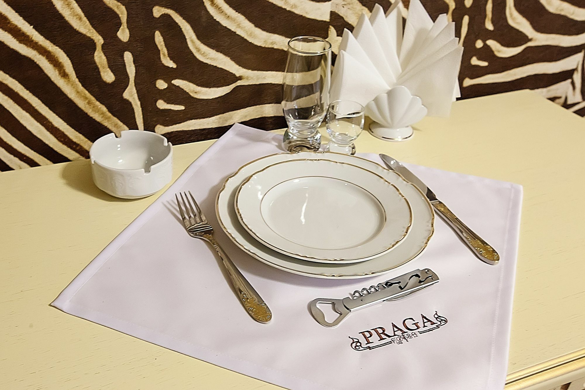 Praga Hotel Krasnodar Restoran gambar